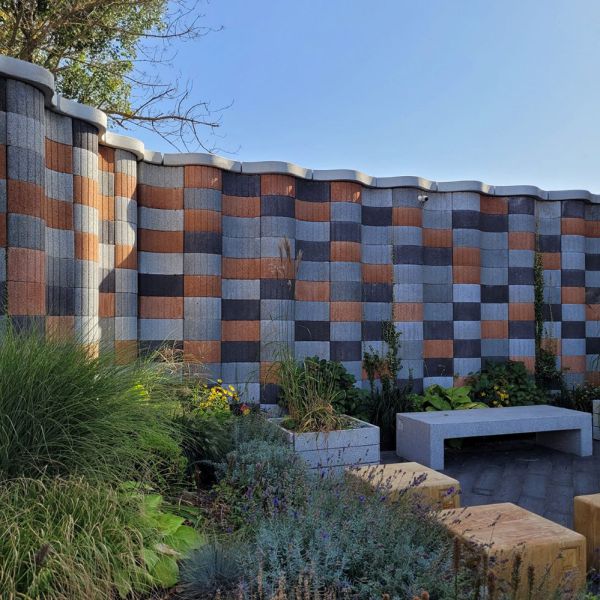 Квітник вібропресований для паркану